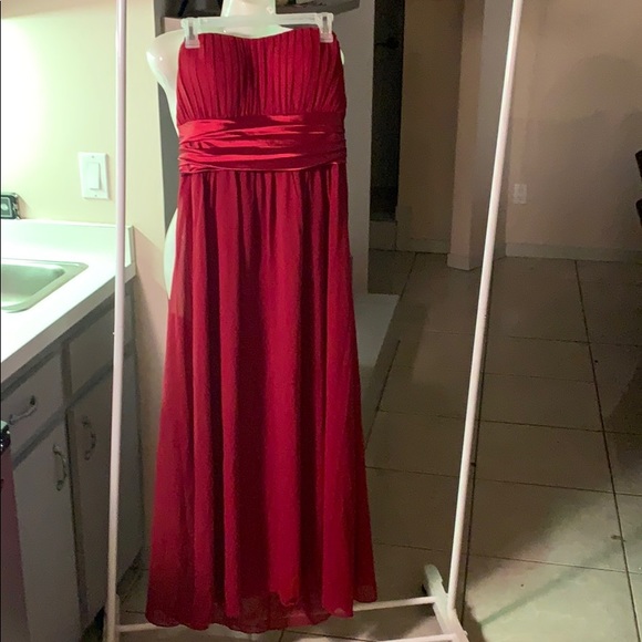 Burgandy Gown Prom or Function size 14 - Picture 6 of 8